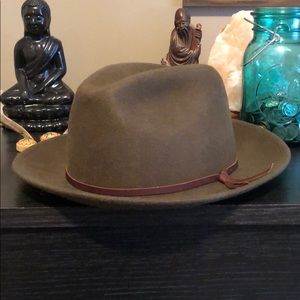 Yellow 108 Luke Hat size large